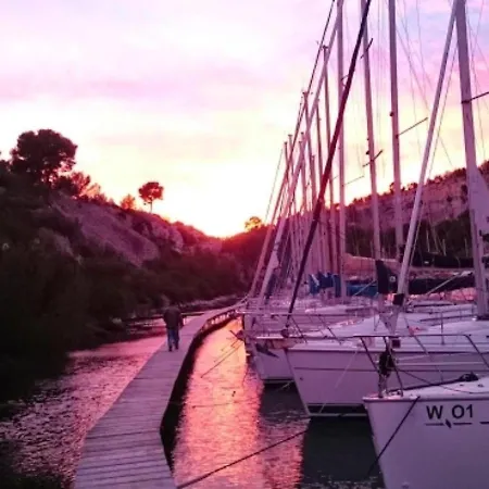 D'hotes Le Secadou Bed & Breakfast La Ciotat